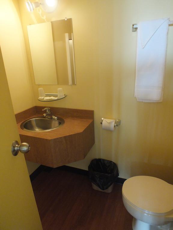 Residences Campus Notre-Dame-De-Foy Saint-Augustin-de-Desmaures Zimmer foto